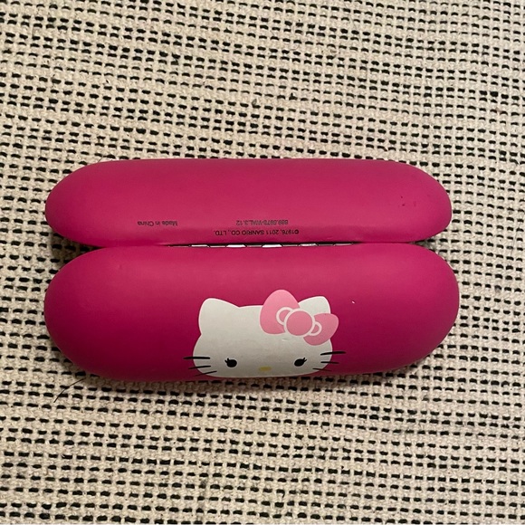 Hello Kitty Eyeglass case - Picture 3 of 5